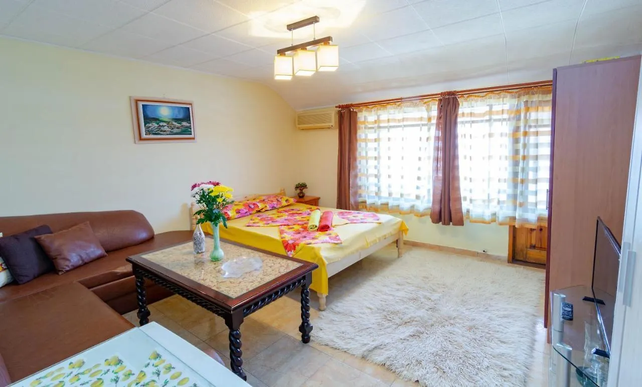 Fener Guest House Поморие 3*,  Болгария